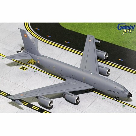 TOYOPIA 7.75 x 8.25 in. KC135R 739 French Air Force Boeing with Scale 1 by 200 TO3449733